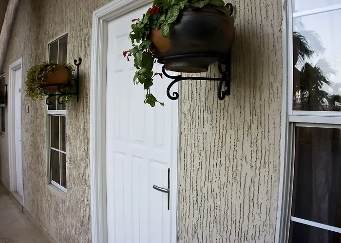 Tropical Enclave Hotel